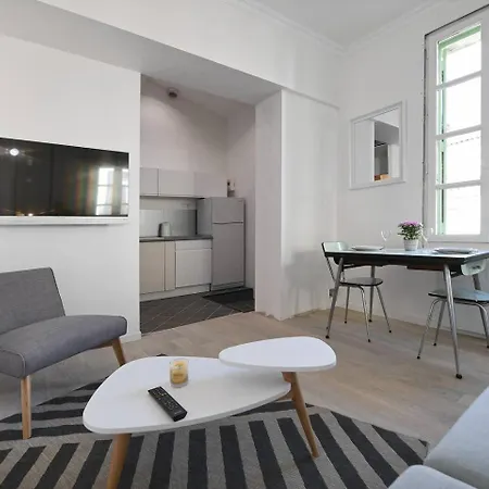Cosy, Appartement, Proche De Montpellier Апартаменты Кастельно-ле-Лез