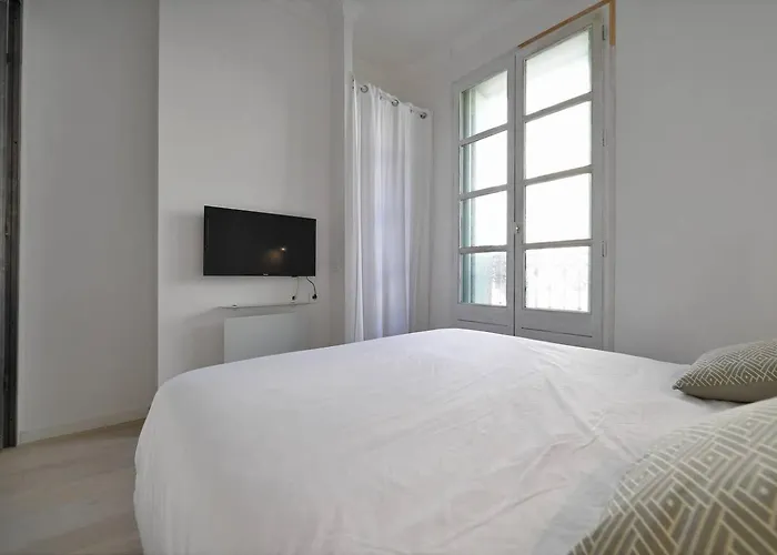 Cosy, Appartement, Proche De Montpellier * Кастельно-ле-Лез